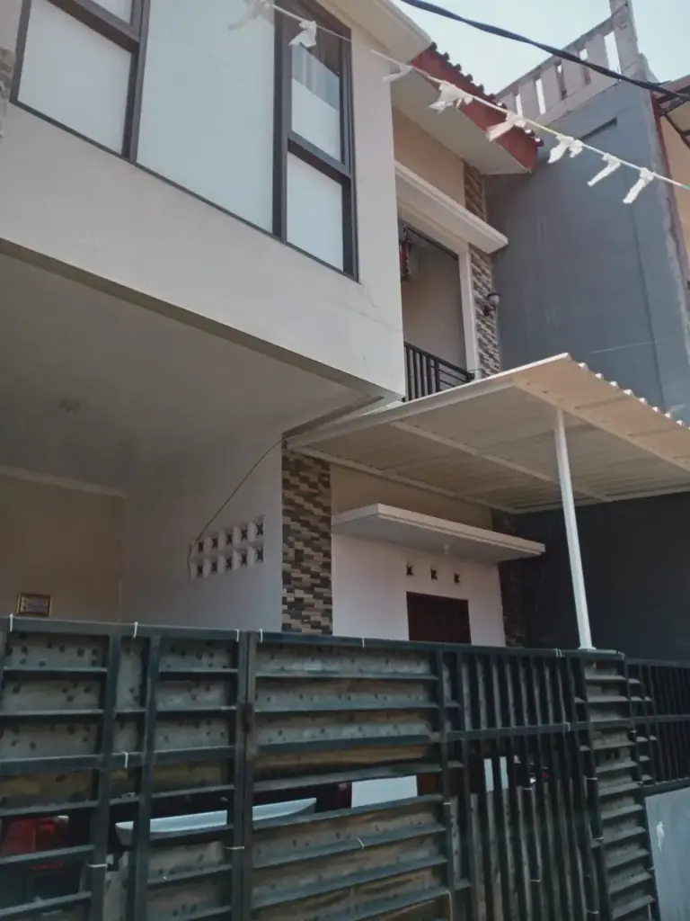  RUMAH 2 LANTAI SIAP HUNI – KALISARI, JAKARTA TIMUR